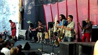 Chico Trujillo a mi negra - Colegio Pedro de Valdivia 17/12/2011