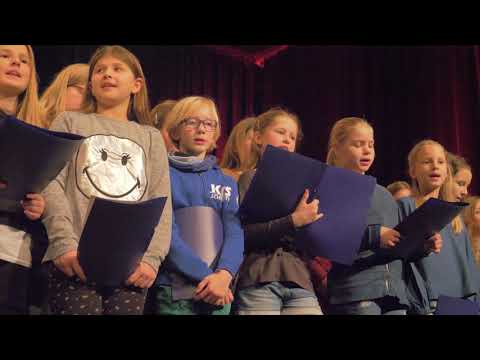 Kinderchor singt Thomas Godoj's Song "Mensch Sein"