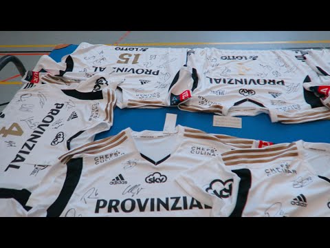 Vlog 6: 50 THW Kiel shirts to sign!