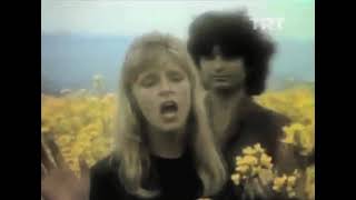 Paul McCartney &amp; Wings "Again and Again and Again"