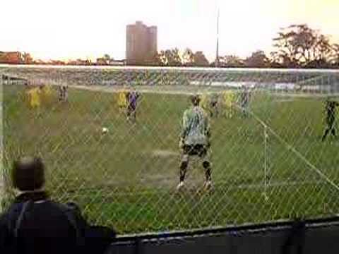 Ricky Diaco misses a penalty