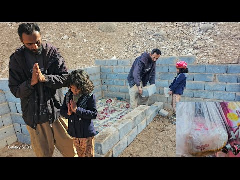 Survival in a ruined hut|Work in the village, a sweater and chicken for Sinaz!🏚️🐔