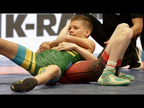 U13 Mark Poliakov (UKR) vs Elliot Bredler (SWE) 38kg. Greco-roman boys youth wrestling. B-cam-man