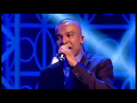 Mumuzinho imitando Alcione e Alexandre Pires