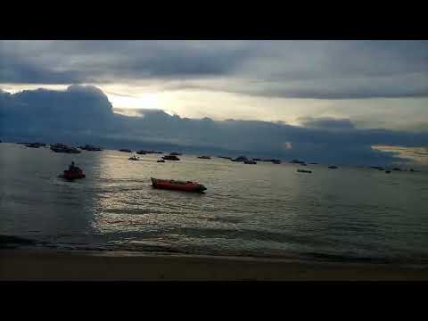 Quiet Pattaya Beach evening view