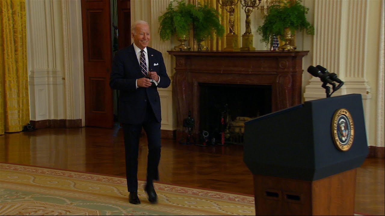 Biden sanctions Russian oligarchs, banks in Ukraine crisis | AP News