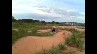 preview picture of video 'Passeio na pista de motocross na Ilha'