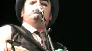 &quot;Wake Up&quot; by THE TIGER LILLIES in Broadway, 2004 - Film : Lu Pélieu