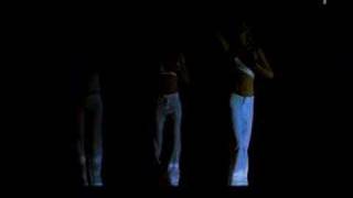 Videoklip Atomic Kitten - Eternal Flame s textom piesne