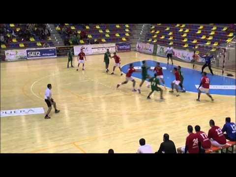 Imágenes del partido entre Meridiano Antequera y Academia Octavio