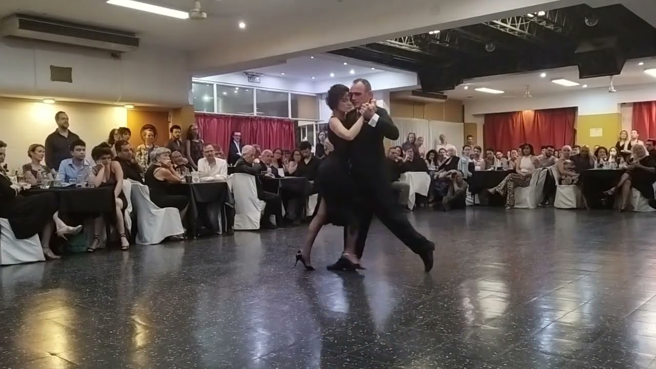 Video thumbnail for Esteban Moreno & Claudia Codega "Cotorrita de la Suerte"