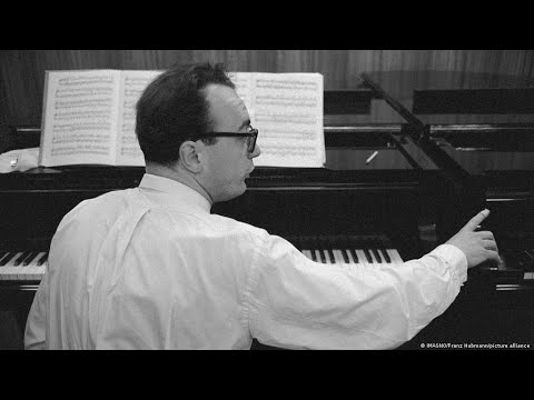 INTERLUDIUM X - DER JUNGE ALFRED BRENDEL SPRICHT UND SPIELT 'BANDAGIERT'