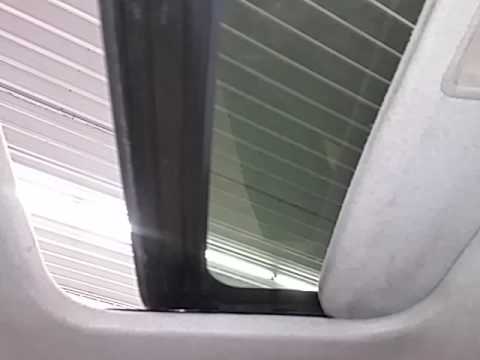 CJ0940 - 2005 GMC Envoy - Power Sunroof