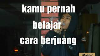 Download lagu Status wa bagaikan langit dan bumi mp3