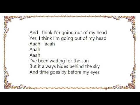 Leo Sayer - Innocent Bystander Lyrics