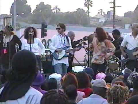 Teena Marie - sound check, etc. - Leimert Park, Los Angeles CA 2003.AVI