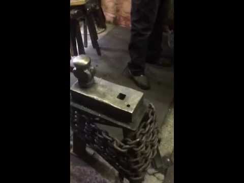 Slide 3 - Iron Mountain Welding Flux 1.25kg  (video)