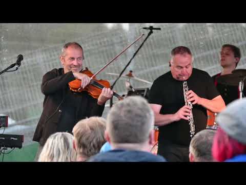 Čechomor - Mezi horami