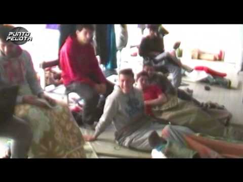 La plantilla del CF Palencia se encierra en los vestuarios a la espera de una solución