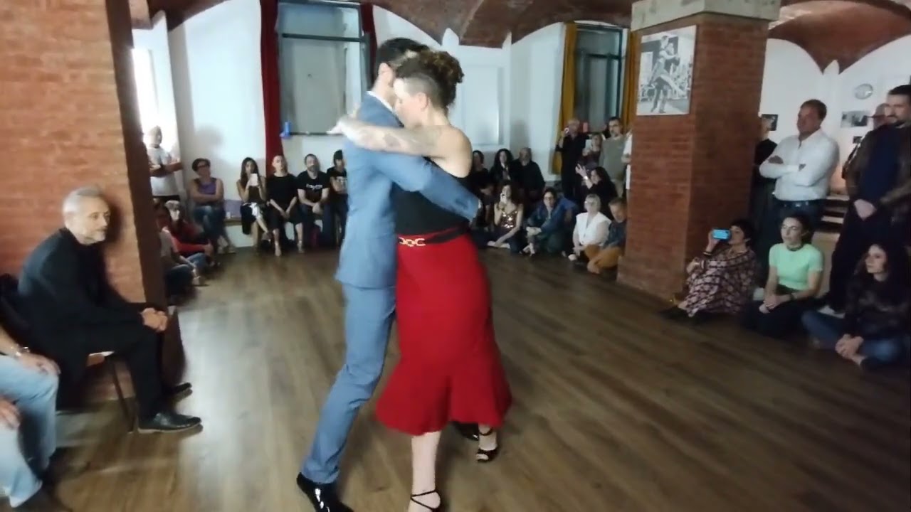 Marco Nodari y Claudia Cavagnini "Motivo sentimental" @Escuela de tango(Bs) 19/10/2024 1-3