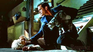 Asesino serial VS la loca de los gatos | Asesino en casa | Clip en Español