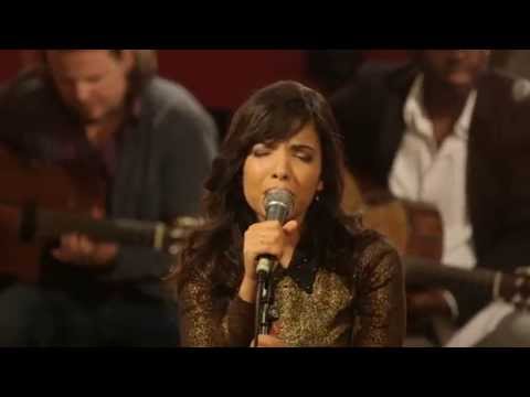 Indila - Run Run (Live - Paris)