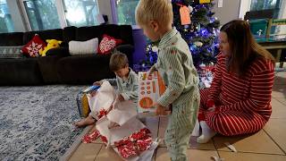 Our Cozy Christmas Day At Home! | Opening Gifts, Mail From Friends & Delicious Holiday Food!