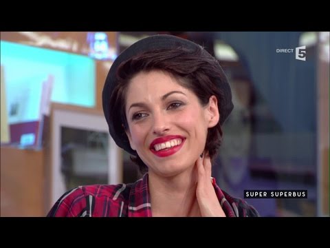 Jennifer Ayache présente Superbes - C à vous - 14/06/2016