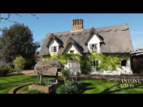 £1.5 Million Cottage Property For Sale in Cambridge Village | Antony Davis Estate Agents