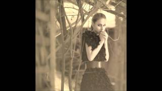 Elsiane - Across the stream