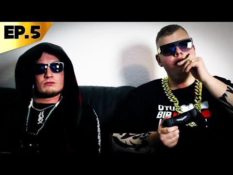 Bjarnes Univers: Afsnit 5 - Hjemmehjælper Eller Dyrepasser?