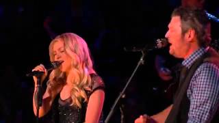 Blake Shelton &amp; Shakira singing-&quot;Need You Now&quot;