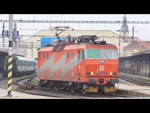 Máša (263.001) a Eso 362.019 v Brně - 9.11. 2014