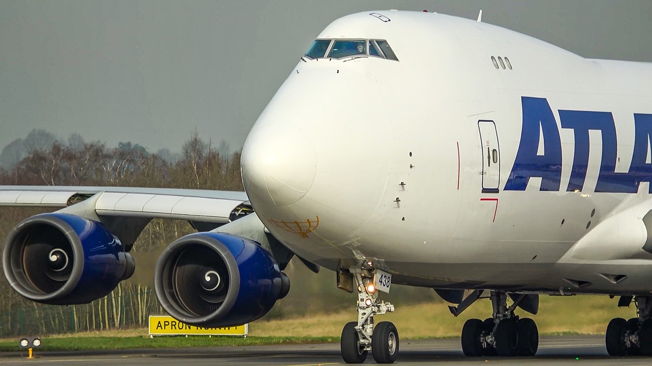 60 MINUTES PURE AVIATION - BOEING 747 ONLY! Red B747, Landing, Departure ...