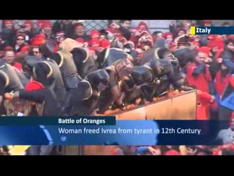 Hundreds take part in Italian orange battle: Ivrea hosts fruity festival with a citrus twist