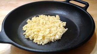 How to Cook Non-Stick Scrambled Eggs in Cast Iron Skillet - Live Life DIY