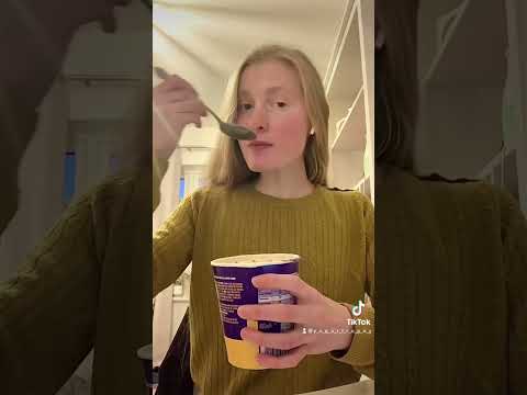 Eating a tub of ice cream and reviewing it pt.16: Cadbury’s caramel ice cream