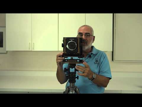 60. Acratech Panoramic Head & Leveling Base