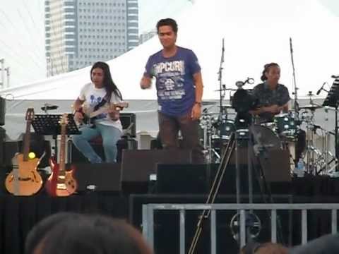 BAGIO DAMASUTRA -Antara Sutera Dan Bulan