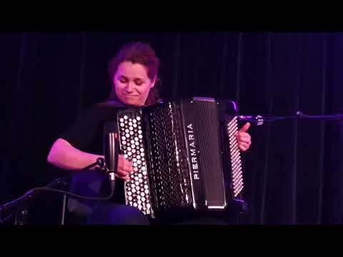 Domi Emorine interprète "Medley de Valses de Paris" arr. Eric Bouvelle еt Claude Thomain