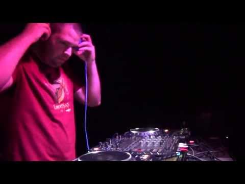 VICTOR PRADA LIVE @ ENTRANCE 013 - SALA STARVING - MADRID (25-05-2013)