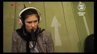 Elisa presenta Emma Cecile a Deejay chiama Italia (Radio Deejay)