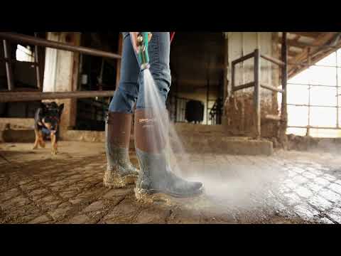 Agricultores escolhem calçados impermeáveis com sapatos secos!