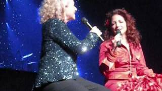 Gloria Estefan &amp; Carole King sing in spanish &quot;Lo que tú eres para mí&quot; - Sunday May 24th 2009