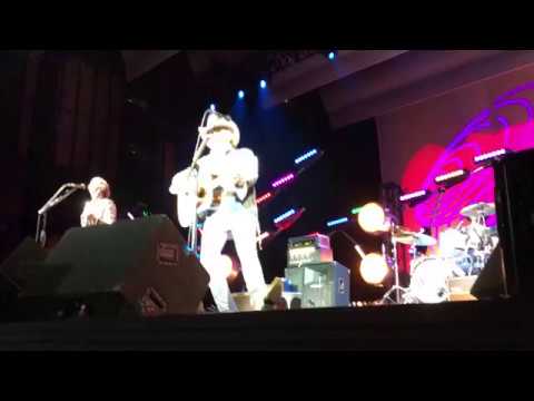 Dwight Yoakam- Little Ways/ Guitars Cadillacs-LSD Tour. 8/17/18 Meadowbrook