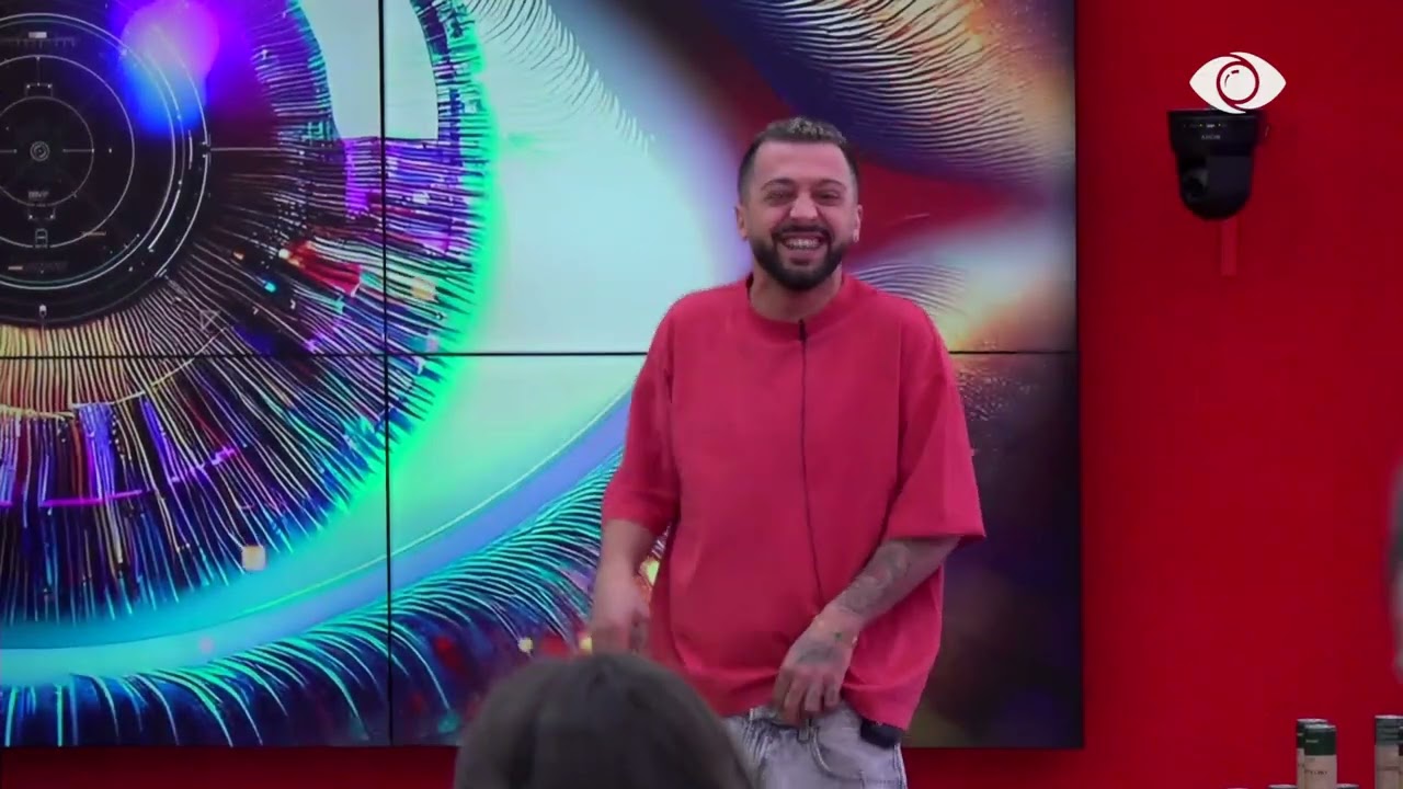 “Kush të ka kërkuar të më ruash”/ Debat i ashpër mes Livias dhe Rozanës: Mos shpif