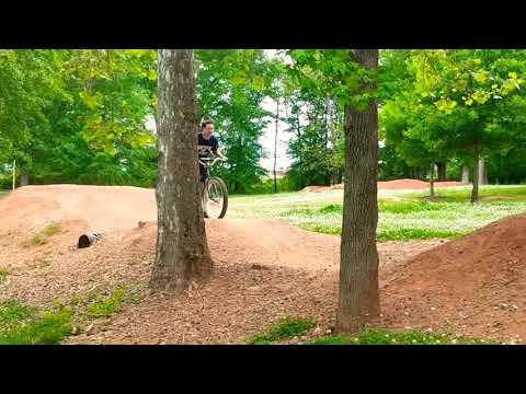 27.5 SE Bikes OM DURO XL at Gateway Park