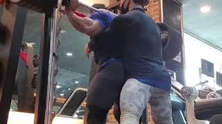 Download lagu Korean Bodybuilder Seung Chul Lee Demonstrates Smith Machine Squats 4 mp3