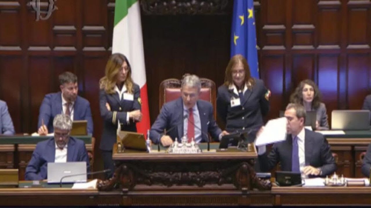 Schlein alla Camera difende Meloni da Trump: Nessuno attacchi Governo italiano, noi per la pace