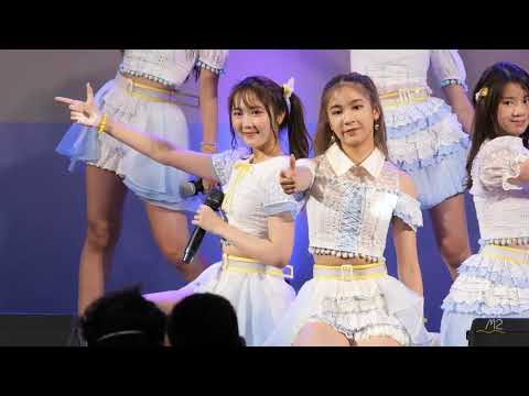 220423 BNK48 Pampam - Oogoe Diamond @ BNK48 11th Single Sayonara Crawl Roadshow [Fancam 4K 60p]
